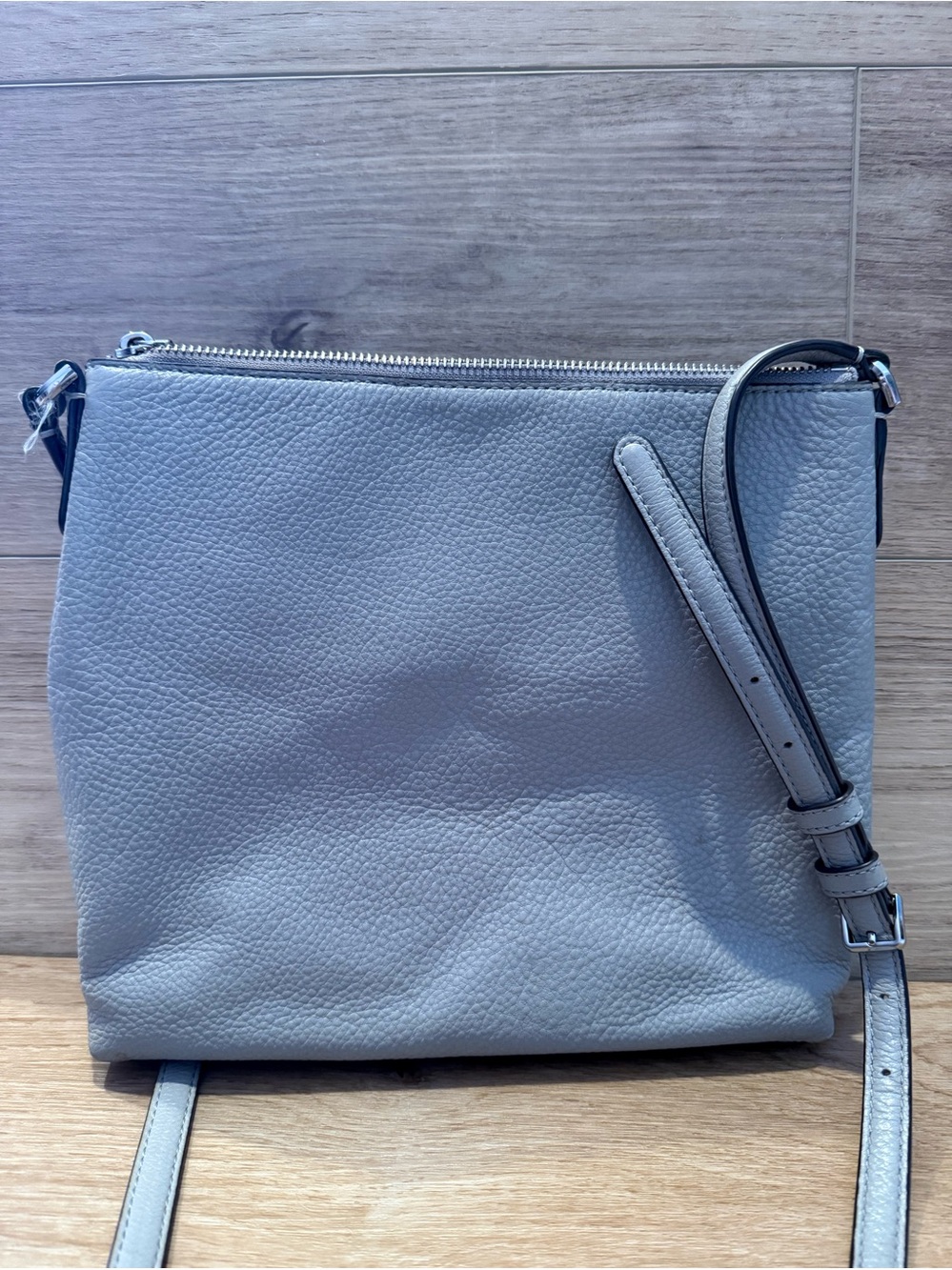 Kate Spade New York Pebbled Leather Crossbody Bag Gray Zip Top Adjustable Strap - Picture 2 of 7